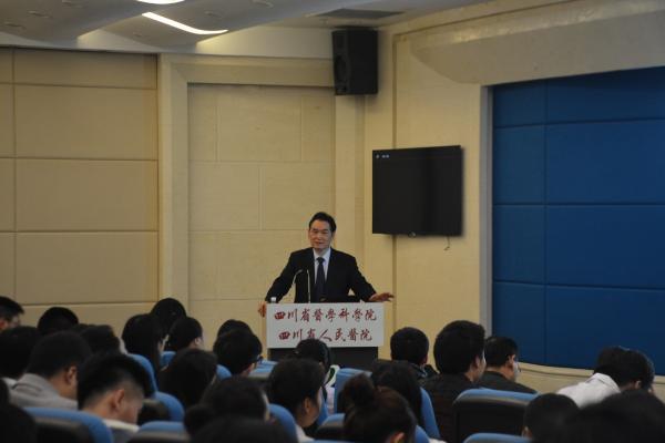 陈孝平院士做客名师讲堂谈好医生的标准