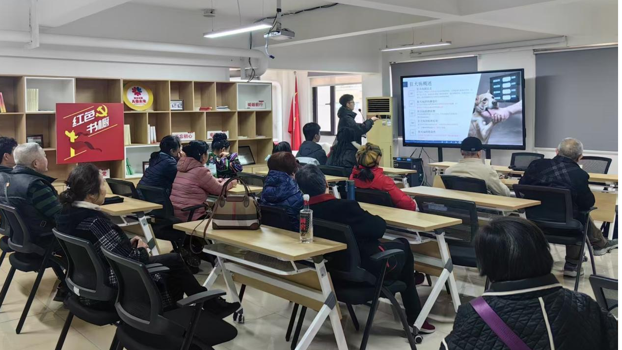 医学院组织开展“青春志愿行，‘医’起来追‘锋’”志愿服务月系列活动