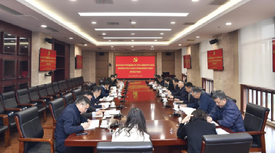 学校领导班子举行树立和践行正确政绩观学习教育读书班