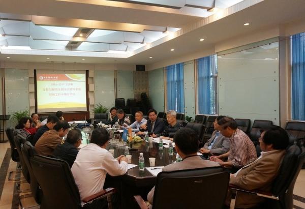 学校召开学位与研究生教育巡视专家组中期会议