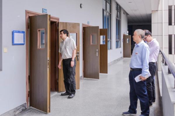 新学期研究生课程教学秩序井然