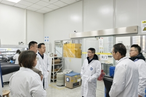 副校长罗光春带队开展寒假期间校园实验室安全检查