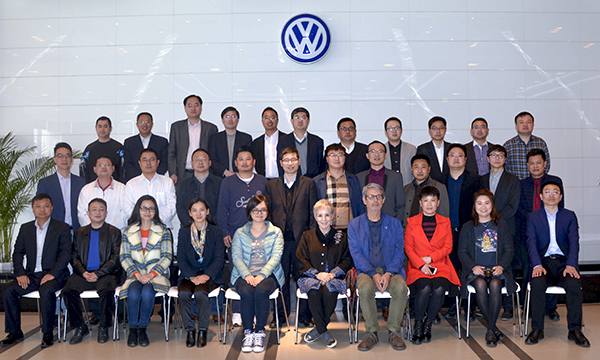 经管学院IDMgt博士“思享汇”探讨汽车行业的颠覆与创新