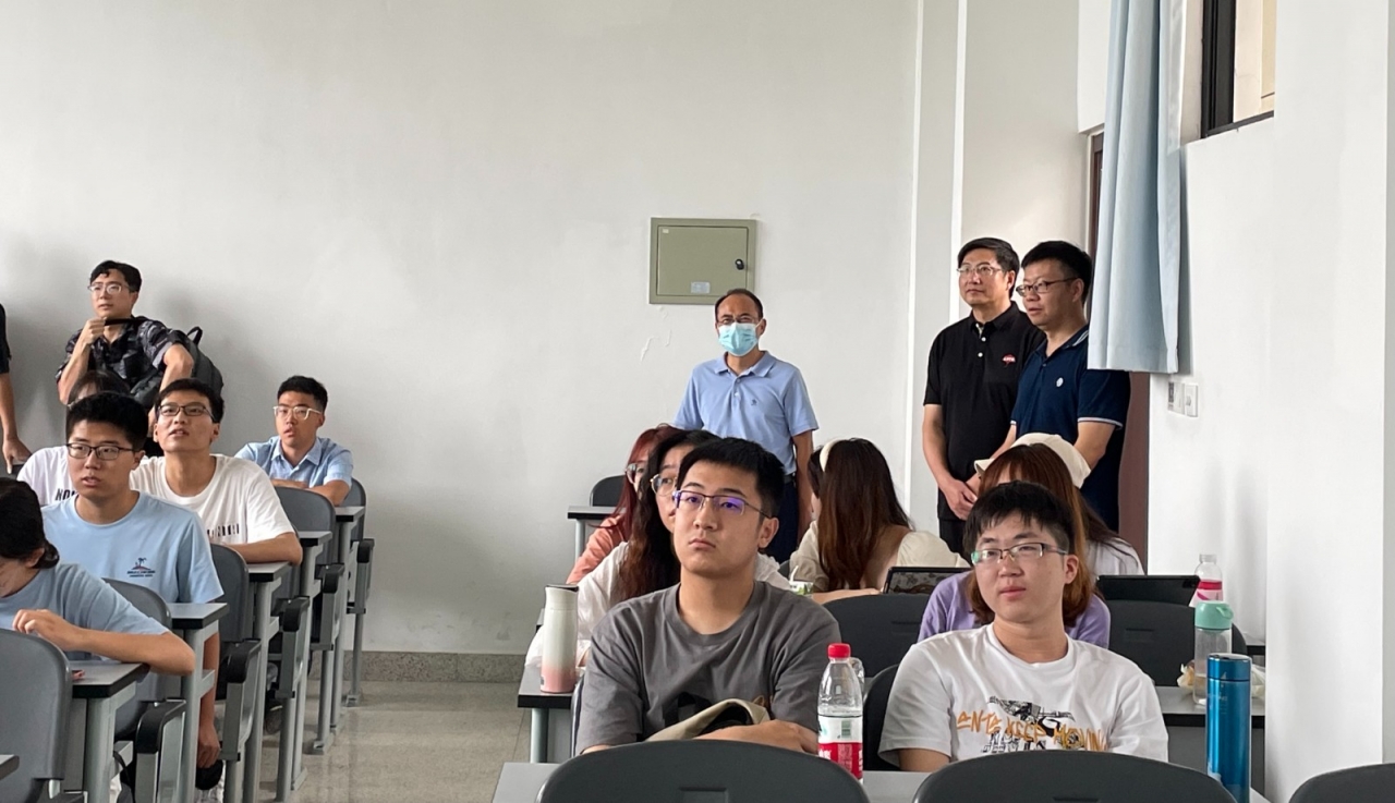 【迎新】新学期开学首日全校研究生教学秩序井然