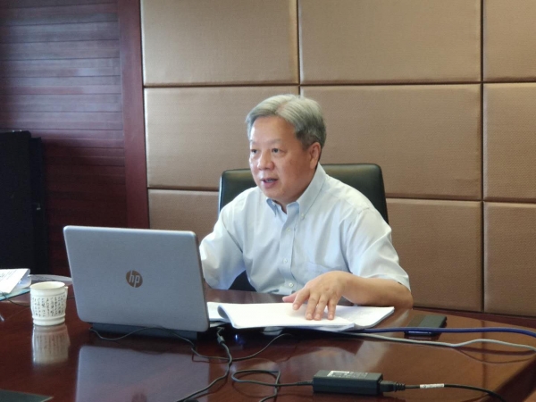 校领导班子成员为本科生上形势与政策课 讲好中国故事 传递抗疫精神