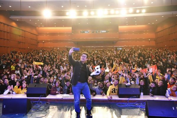 印度国宝级影视巨星阿米尔·汗携新作亮相成电