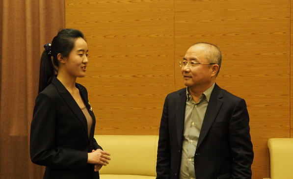 【专访】唐立新：电子科大的学生实干有拼劲