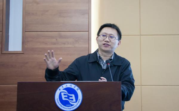 陈建文教授携团队与学子畅谈AI和VR技术