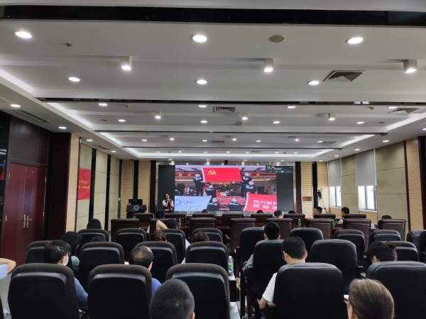 【抗击新冠肺炎】省肿瘤医院援鄂医疗队队员做客成电战“疫”讲座