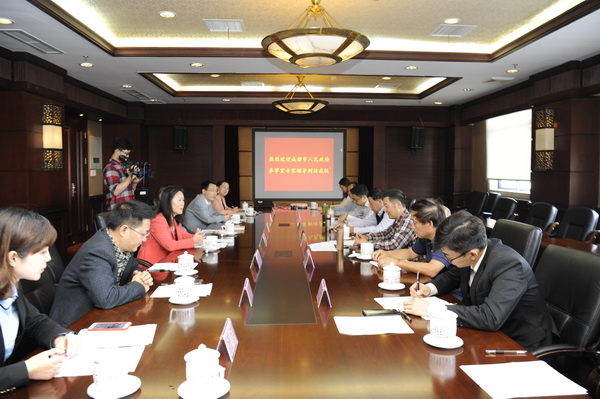 成都市人民政府参事室专家来校调研