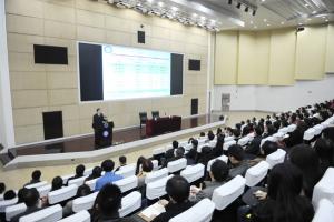 李言荣校长就我校本科人才培养作专题报告