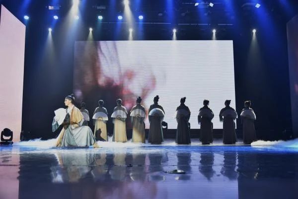 纸扇书生3.jpg a1d9cf71ab99861d7b4826ffef40ddfd.jpg