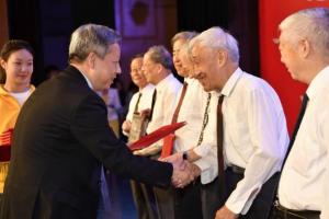 学校举办“尊师重教月”系列活动