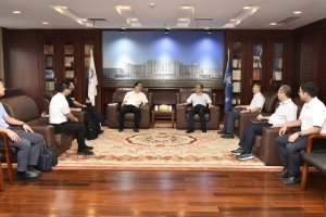 浙江省衢州市副市长李宁一行来校访问