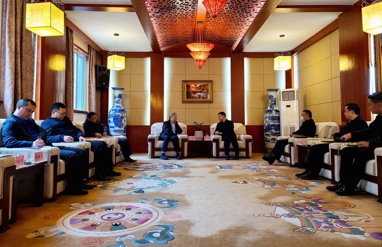 校党委书记王亚非一行赴四川康定推进定点帮扶工作