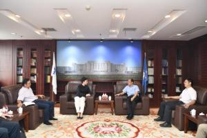 资阳市来校寻求合作