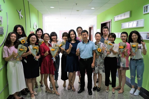 格拉斯哥学院师生开展庆祝教师节活动