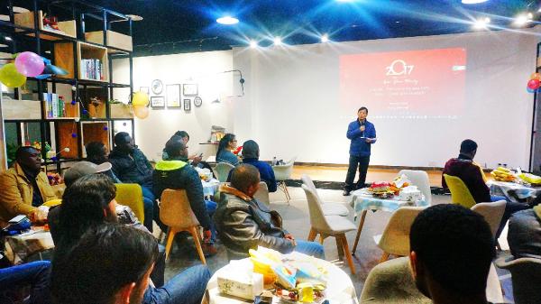 通信学院举行留学生新年晚会