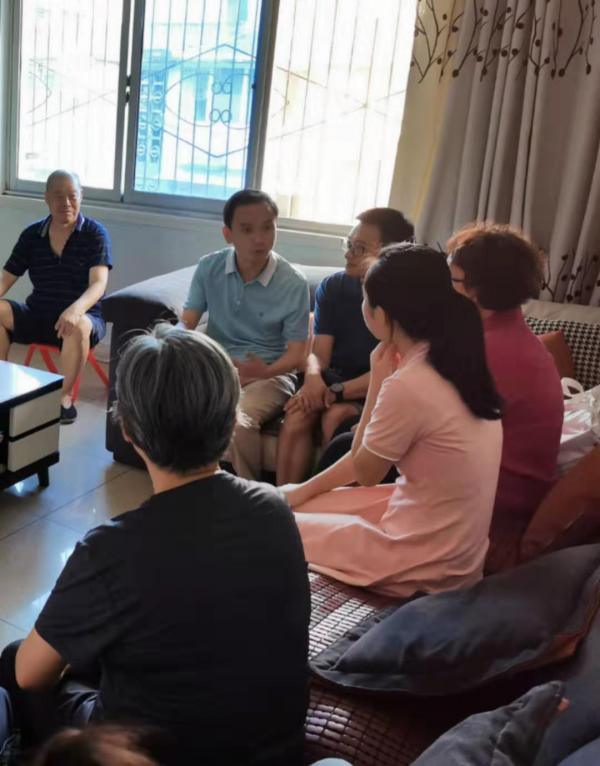 【迎新】学校学工队伍走访看望2019级新生