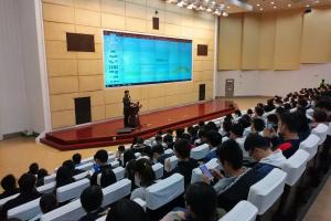 【成电讲坛】“我是演说家”亚军获得者陈秋实解读“法律精神”