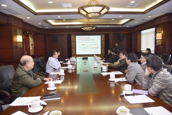 学校举行千万元大团队座谈交流会