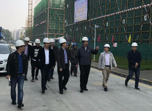 校领导对清水河校区在建项目进行实地检查