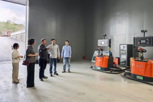 【美丽成电·奉献之美】 陈扬教授：每一份提案里都饱含着浓浓的家国情