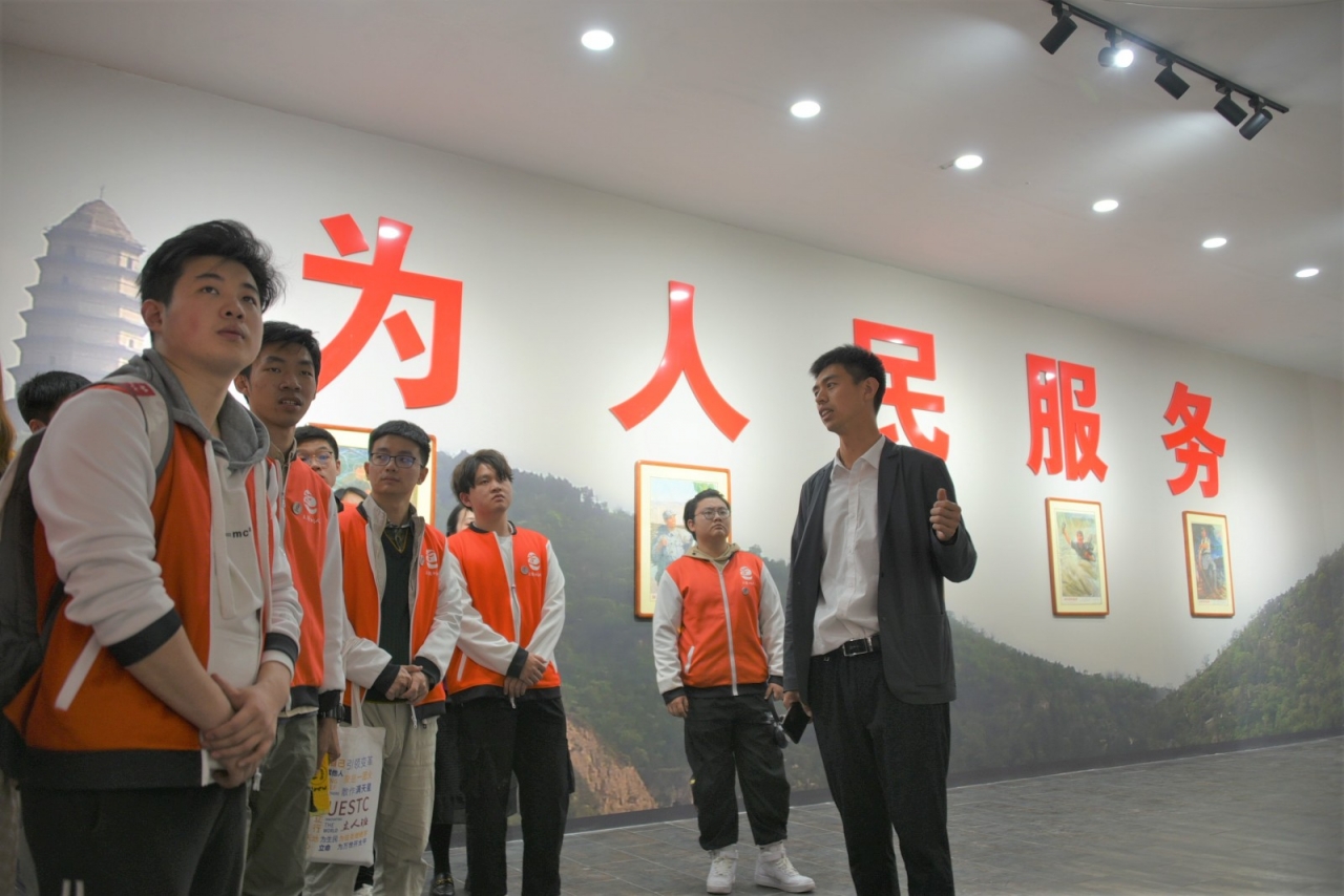 为人民服务.JPG 为人民服务.JPG