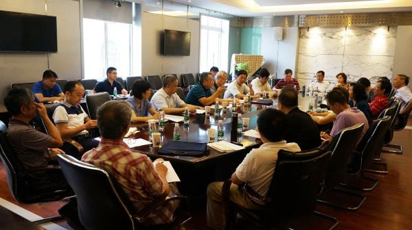 学校召开学位与研究生教育巡视专家组工作总结会