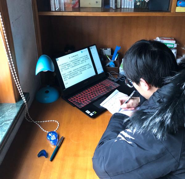 学生 张弛.jpg 学生 张弛.jpg