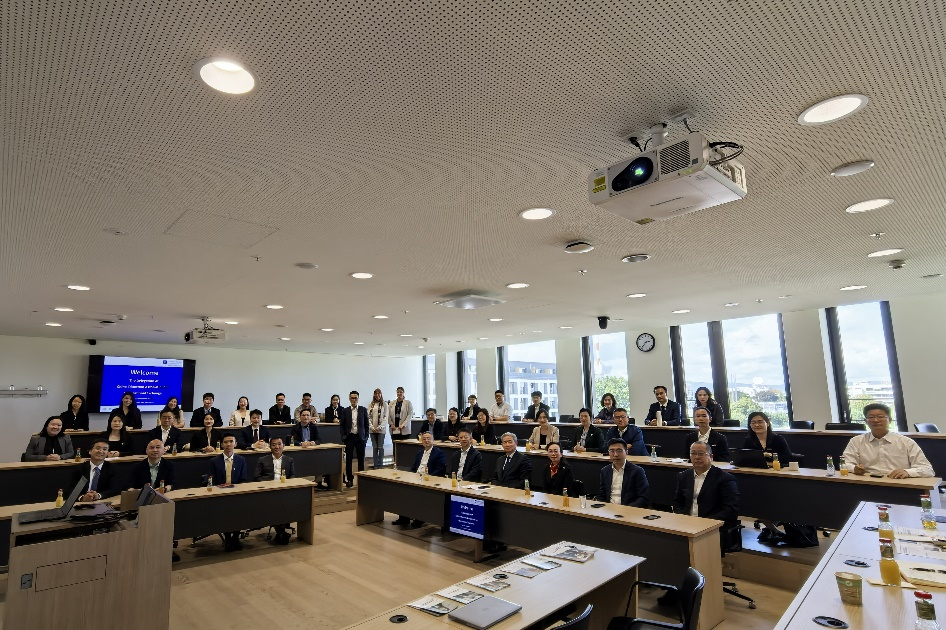 校领导率团参加欧洲国际教育协会第35届年会暨展览