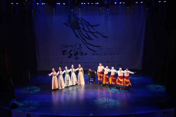 校学生艺术团赴韩国进行文化交流