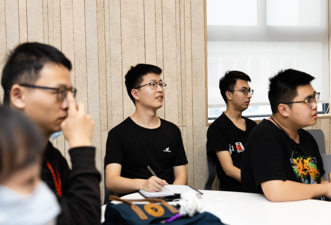 数学学院开展“大学生礼仪与形象设计”美育活动