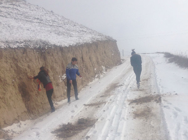 学校持续深入开展百名辅导员“三送”实践活动