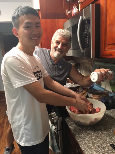 host family活动.jpg ac11f14502d228eae2072b1d5f9a219d.jpg