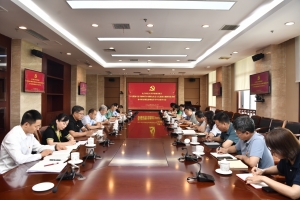 学校领导班子主题教育读书班学习习近平总书记重要讲话精神 开展集中研讨