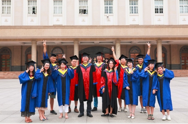 合影.jpg 合影.jpg