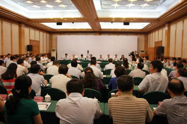 我校与泸州市人民政府签署全面合作协议