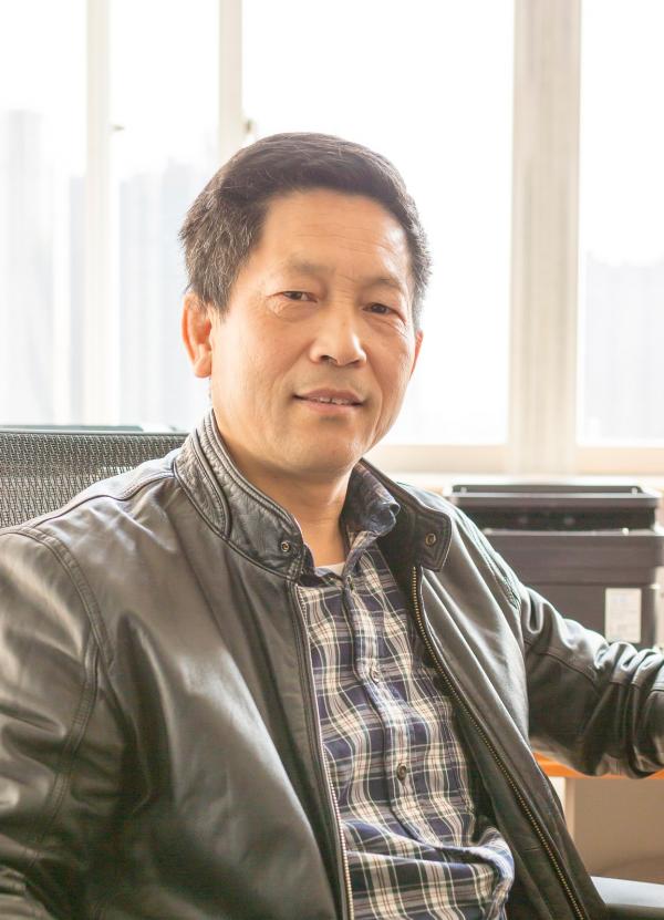 祝峰.jpg 祝峰.jpg