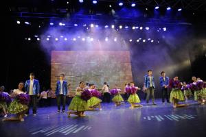 学校举行庆祝建校57周年暨迎新文艺晚会