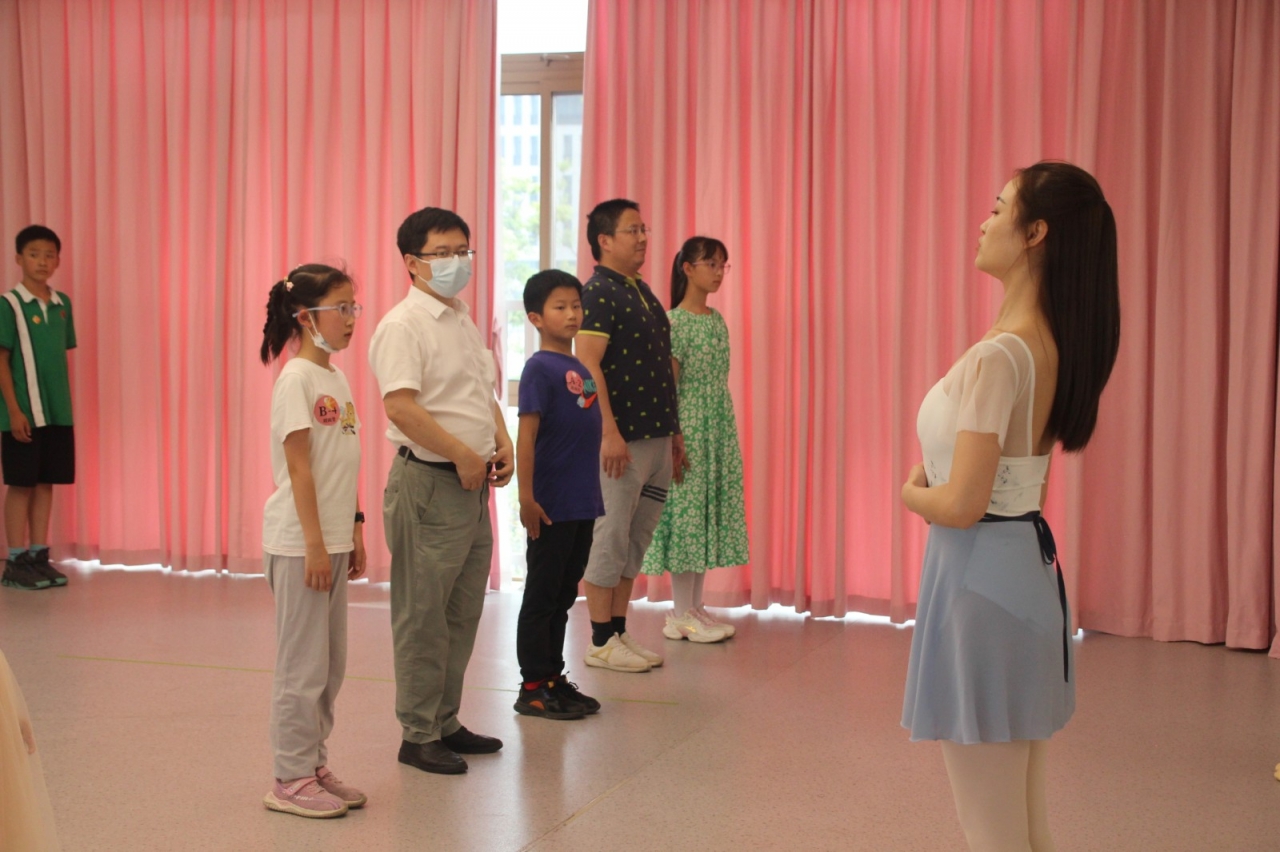 舞蹈.JPG aed9f0716dba26f900d0ab28bd85f535_5afe2.j