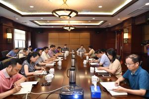 学校党委中心组召开集中学习会议