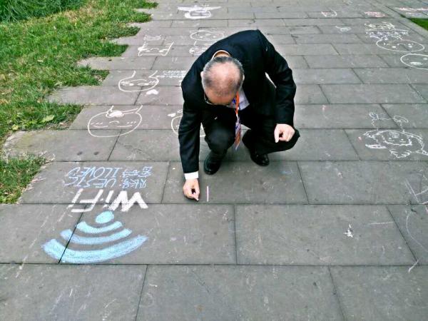 通信学院献礼“电子科大日” (1).jpg af549ef632f3cc9dfd27355dad1722d3.jpg