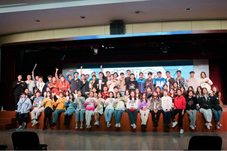 【学习二十大】“学习二十大 奋进新征程”研究生骨干综合素质拓展系列培训活动举办