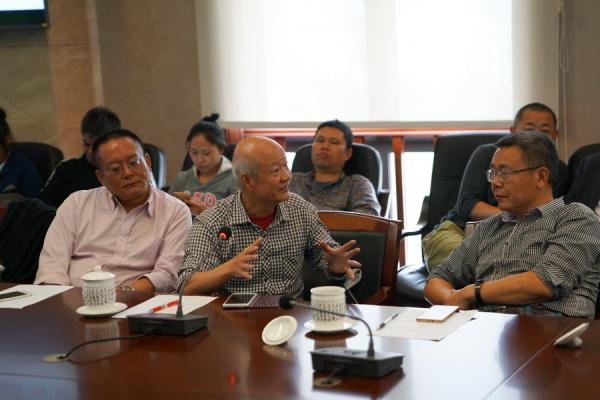 新四会讨论1.jpg 新四会讨论1.jpg