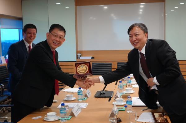 与新加坡南洋理工大学领导会面.JPG 与新加坡南洋理工大学领导会面.JPG