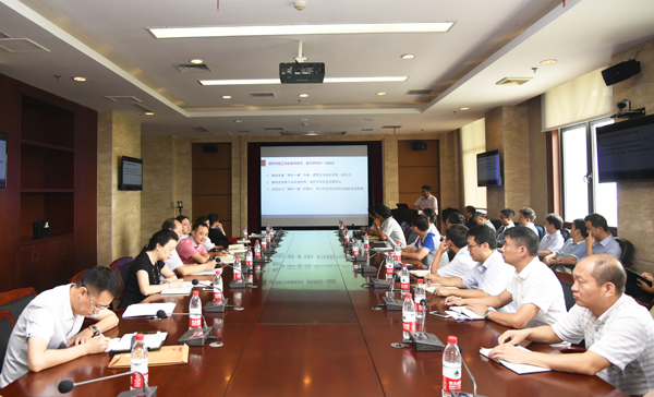 学校举行党委书记例会暨“两学一做”学习教育工作推进会