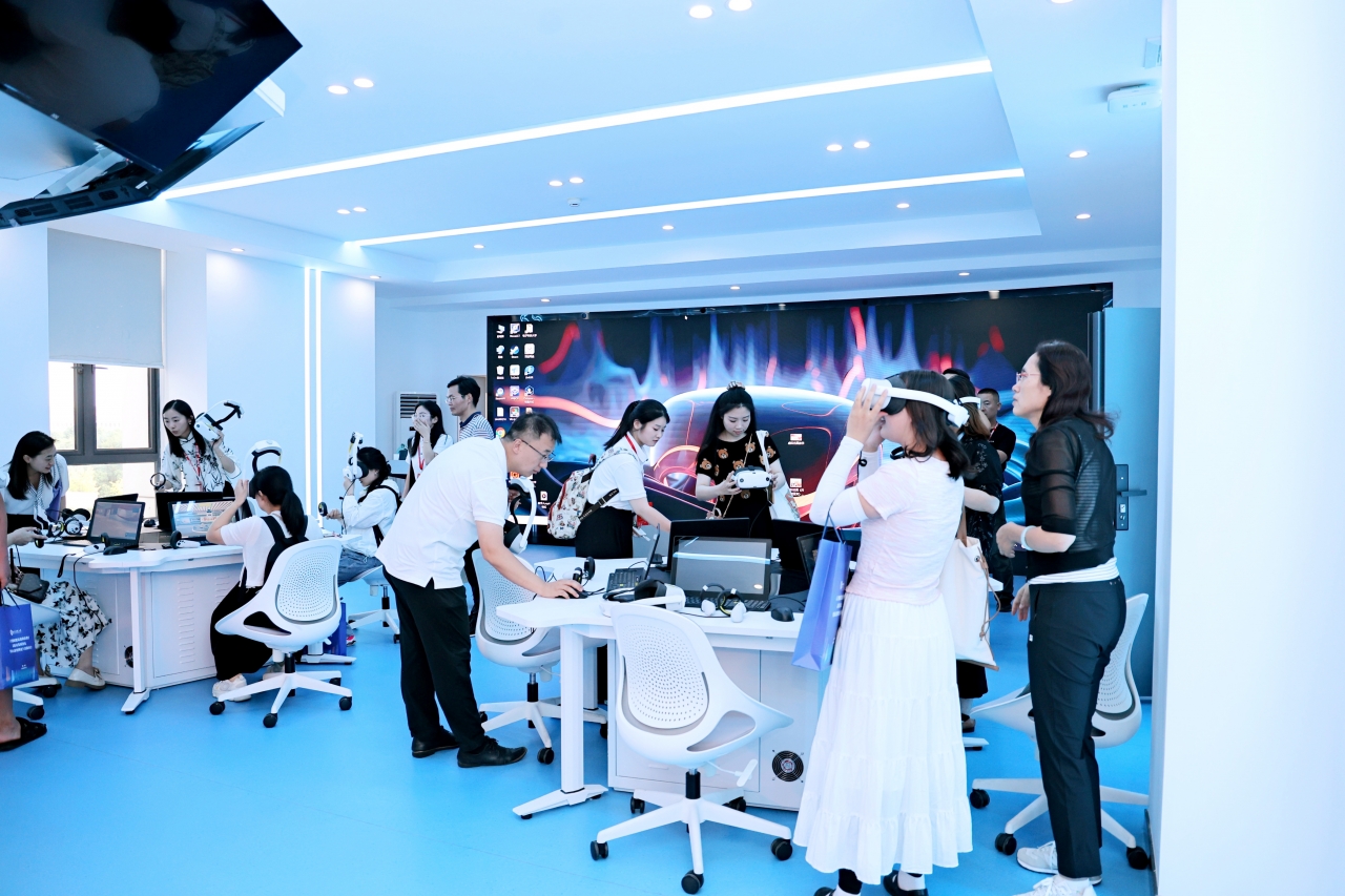 GYM_8927.JPG b0bea85d42d01682bcd4d859b1044994_84318.j