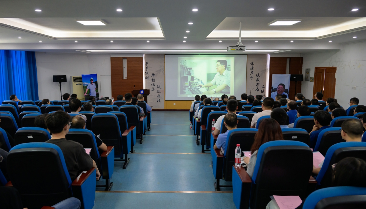 MEK-6246.jpg MEK-6246.jpg