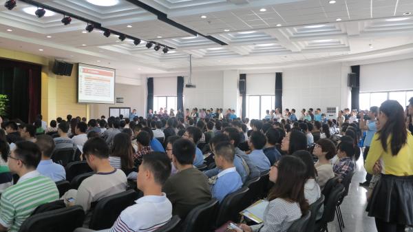学校举办2015届就业重点单位宣介对接会